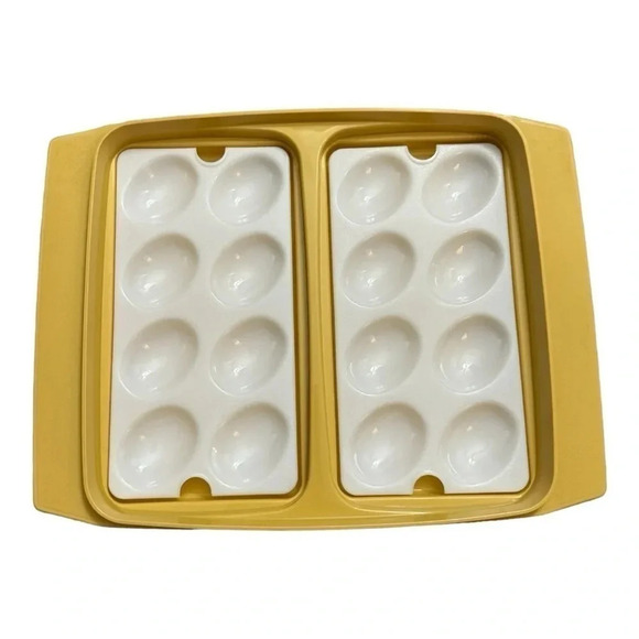 Vintage Tupperware Deviled Egg - Picture 2 of 8